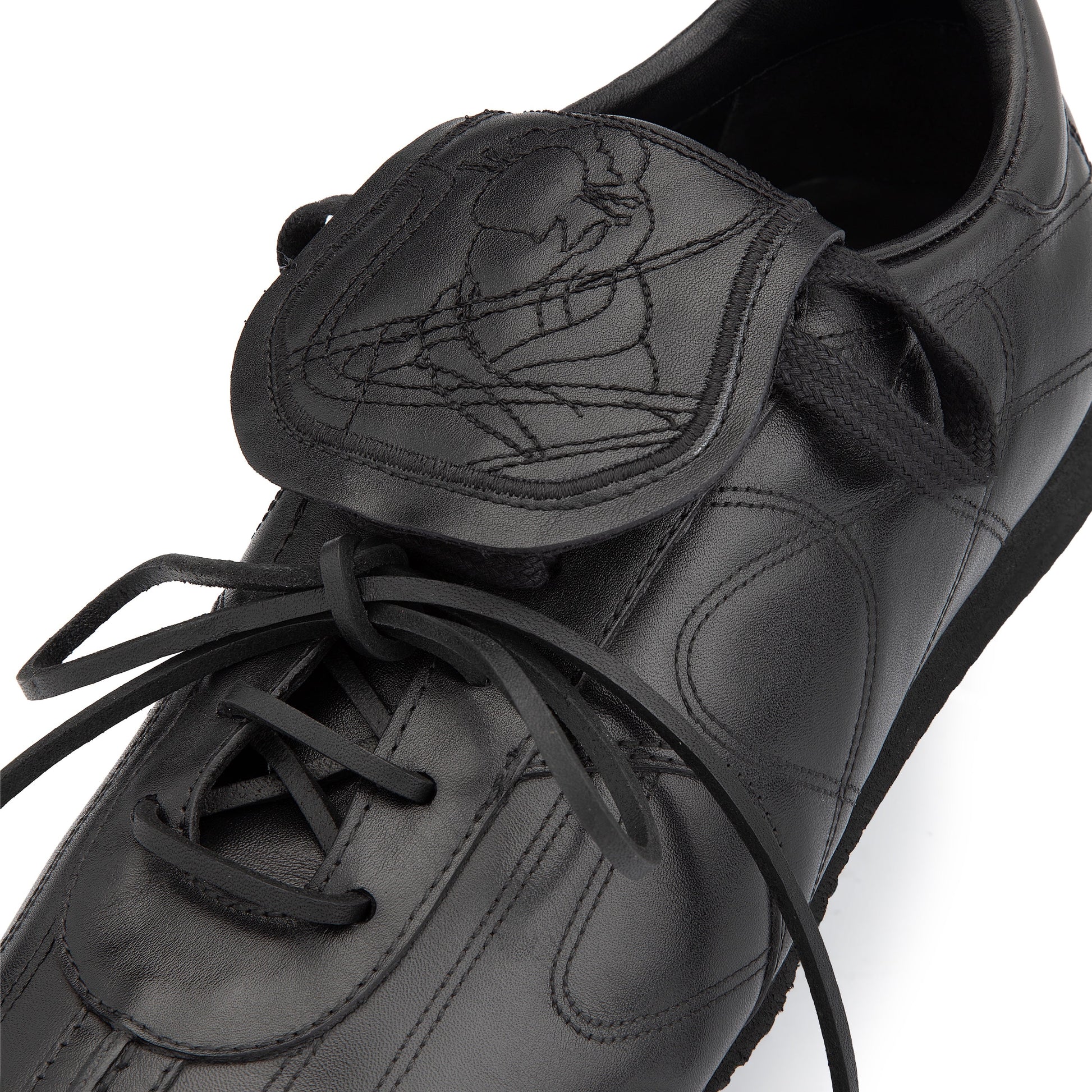 "yakuza" soccer shoes black